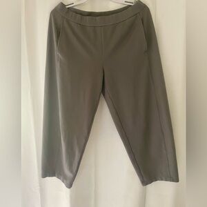 Eileen Fisher Soft Gray Knit Fabric size medium ( has some mild piling- see pic)